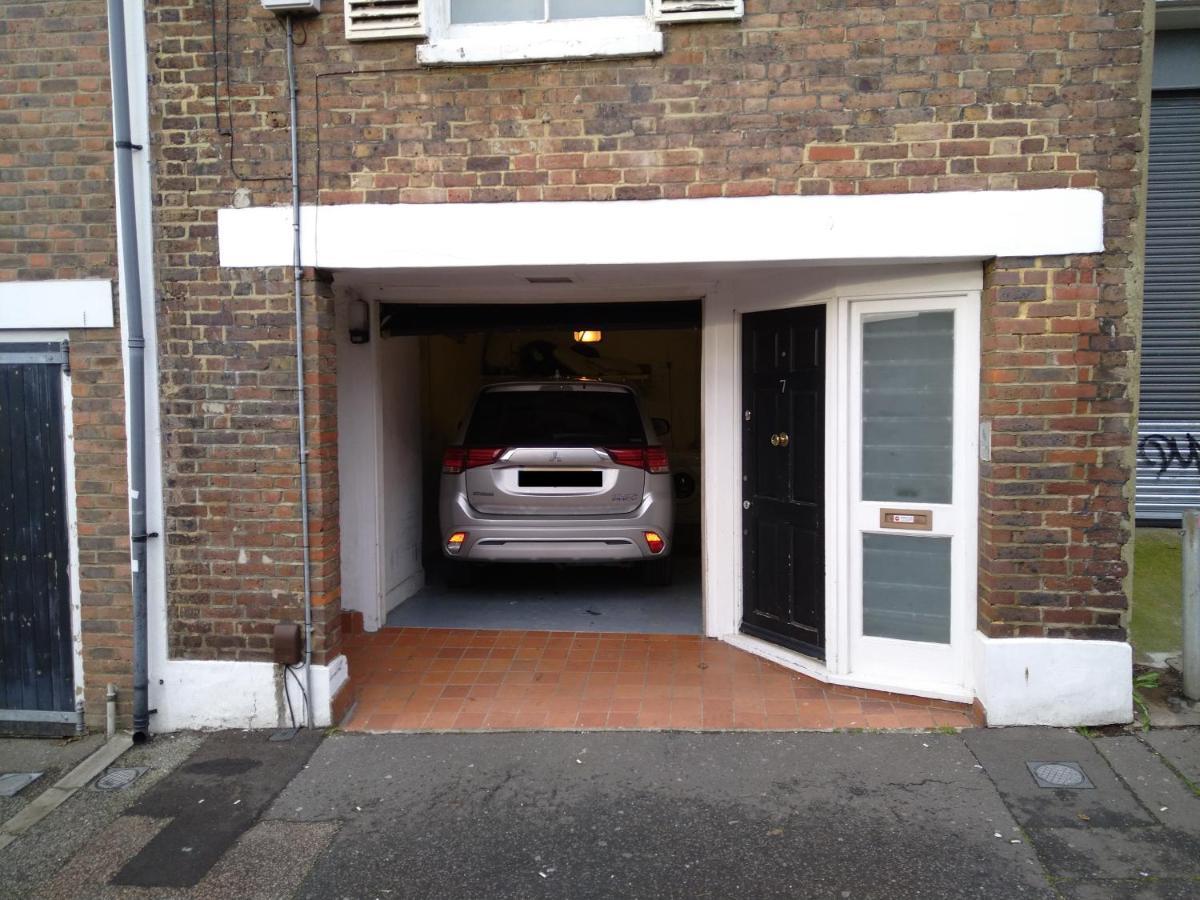 Fantastic 3 Bed Brighton House- Sleeps 6- Superfast Wifi And Garage Apartman Kültér fotó