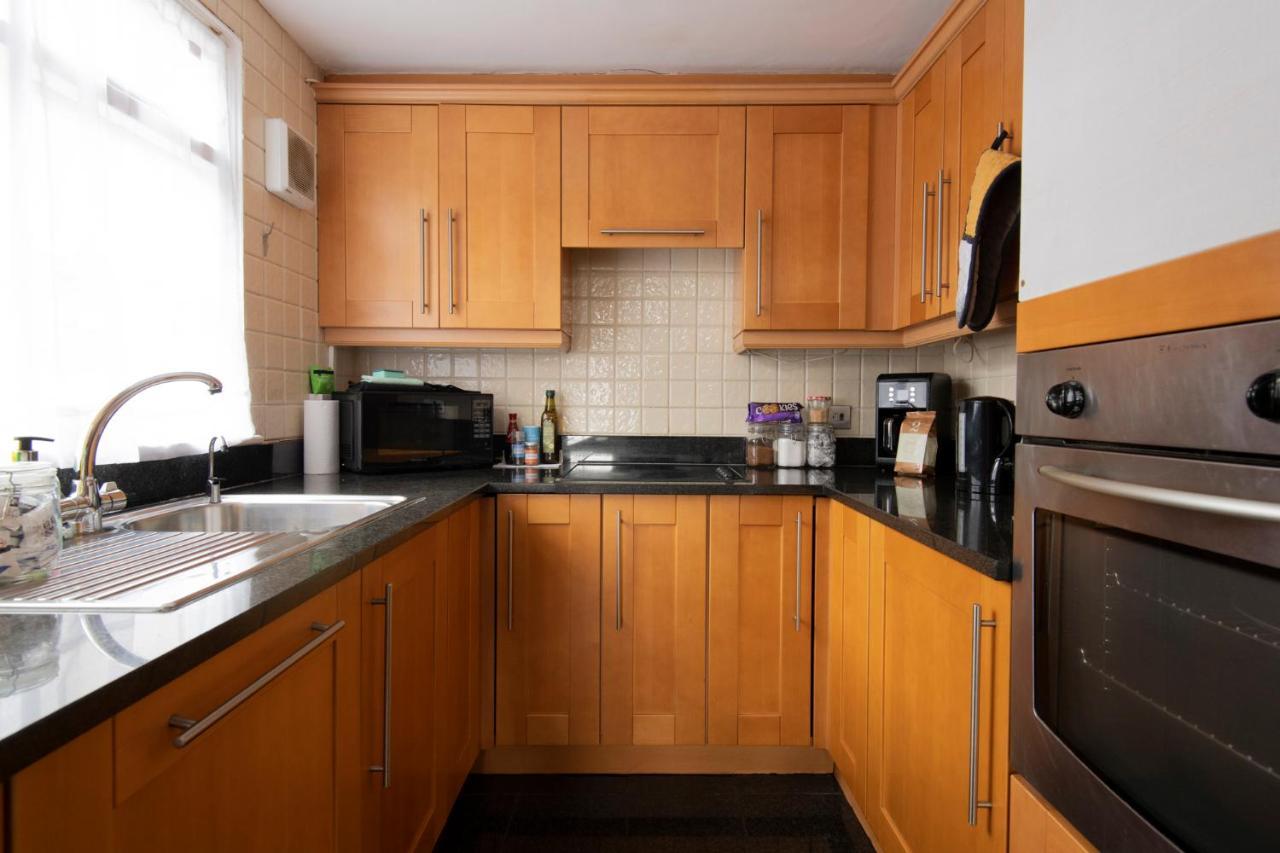 Fantastic 3 Bed Brighton House- Sleeps 6- Superfast Wifi And Garage Apartman Kültér fotó