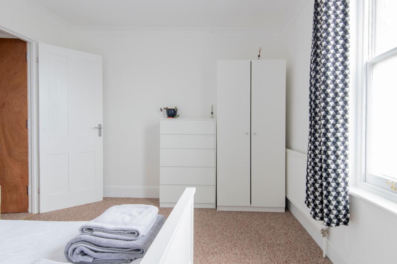 Fantastic 3 Bed Brighton House- Sleeps 6- Superfast Wifi And Garage Apartman Kültér fotó